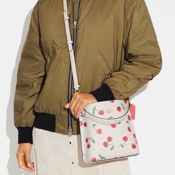 Coach Mollie Bucket 22 With Heart Cherry Print - Picture 5 of 5